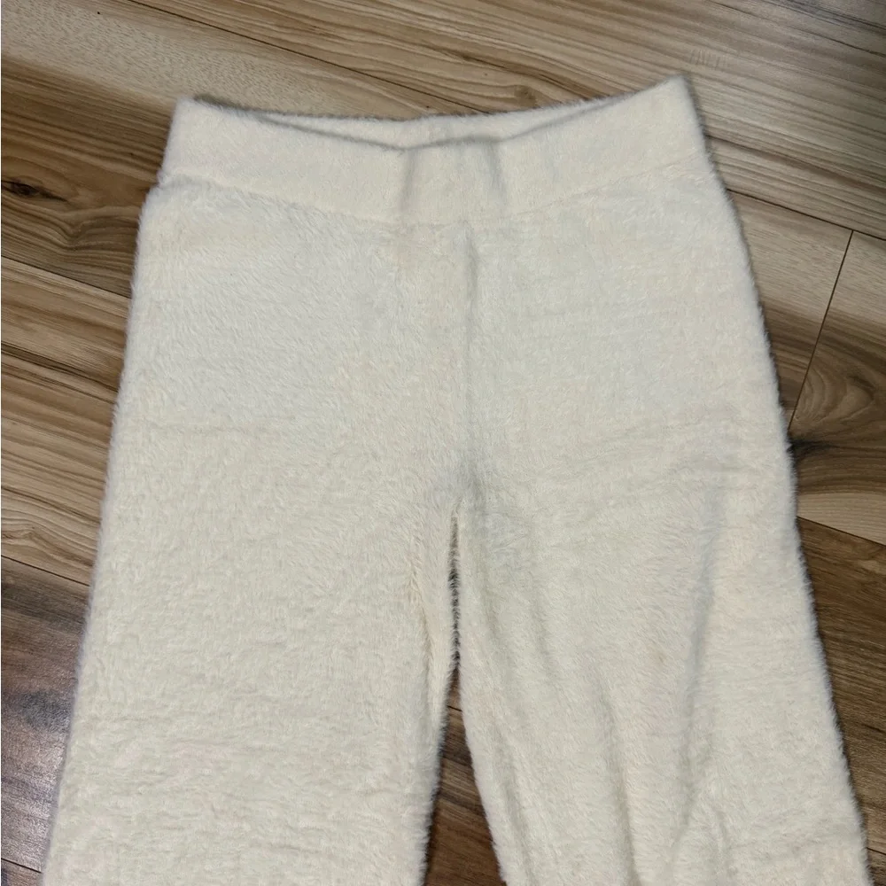 Aerie cream soft and COMFORTABLE wide leg lounge pants - Picture 4 of 6